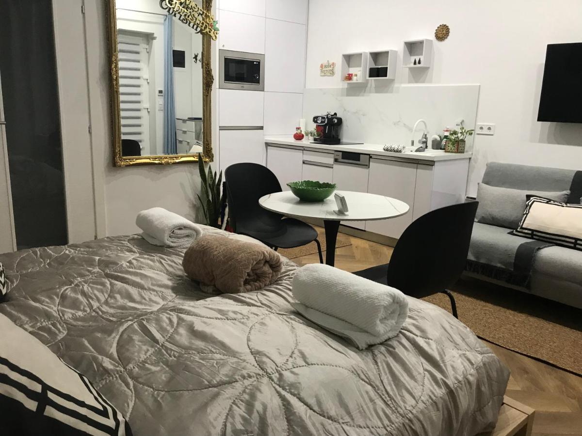 Greatforest Rosehill 2 Apartman -Bmw- デブレツェン エクステリア 写真